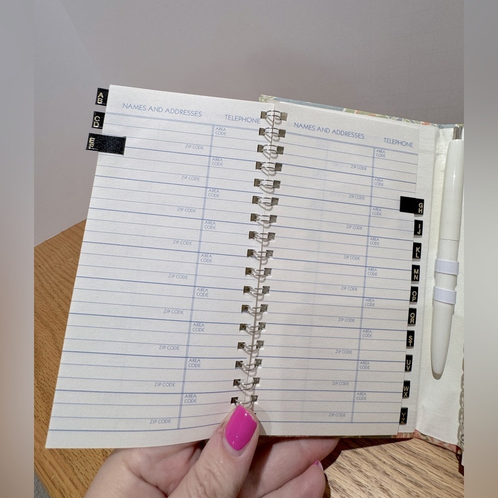 Avon Vintage Floral 1984 Presidents Club address and date notebook NWOB - Picture 5 of 8